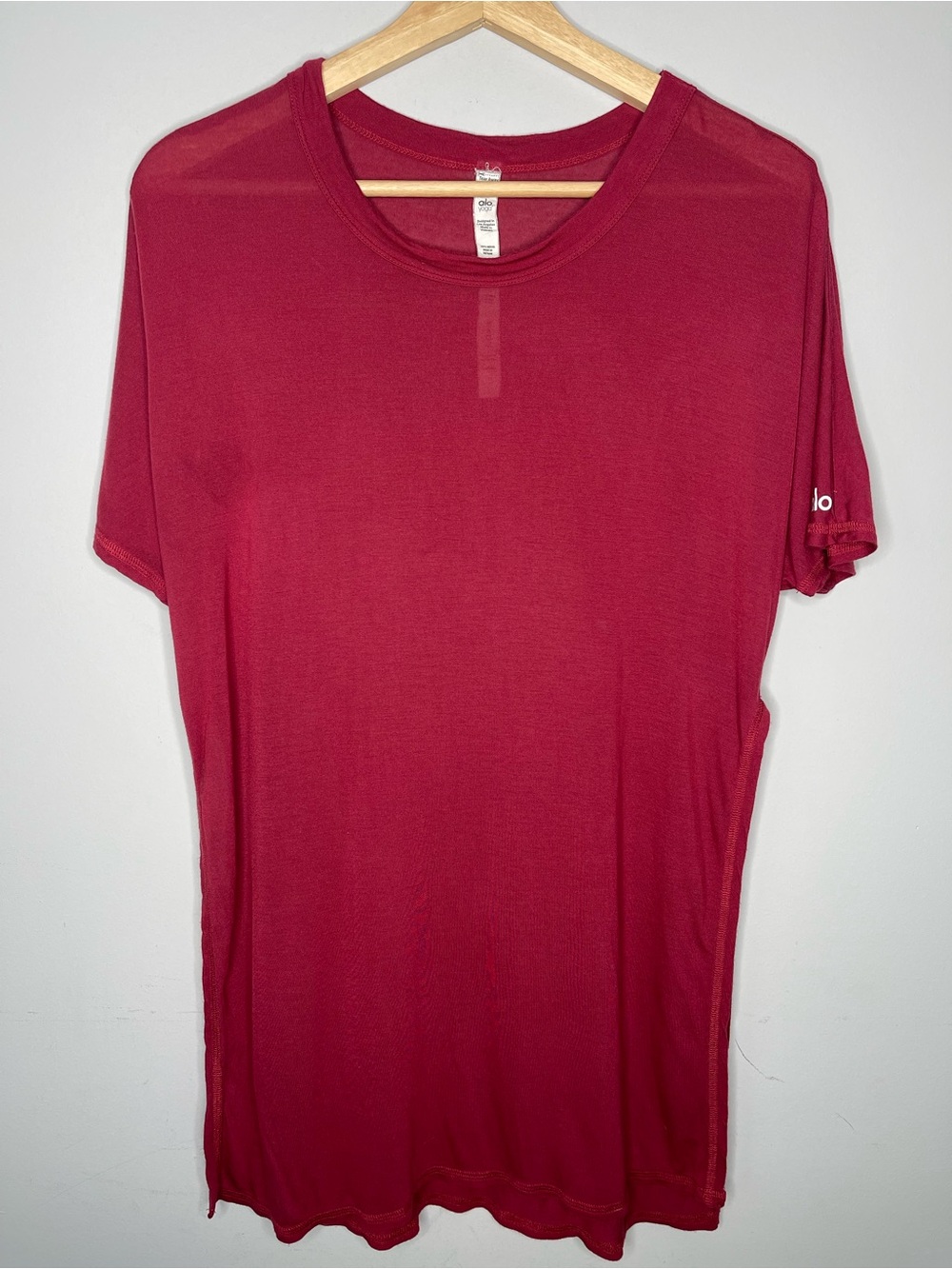 Alo Yoga Dreamer Short Sleeve Burgundy Tee (Medium)